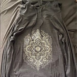 Thin pullover sweatshirt